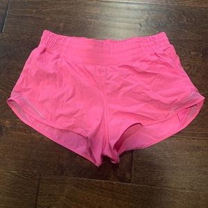 Lululemon Hotty Hot Low Rise Short 2.5”.